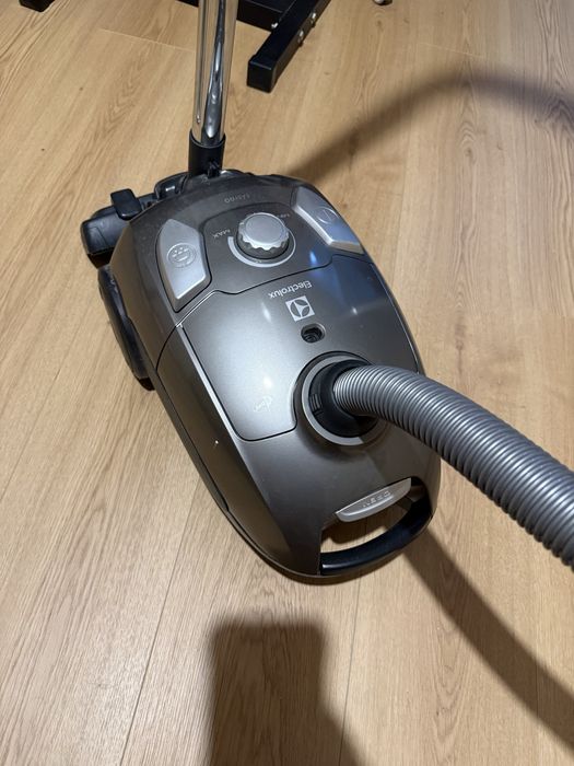 Odkurzacz electrolux EEG44IGM