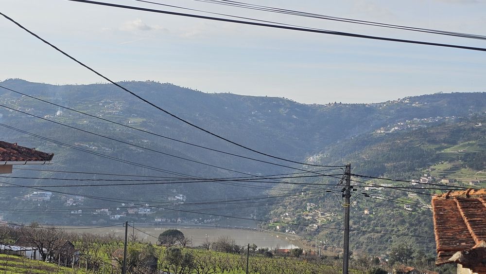 Vivenda com pequeno quintal