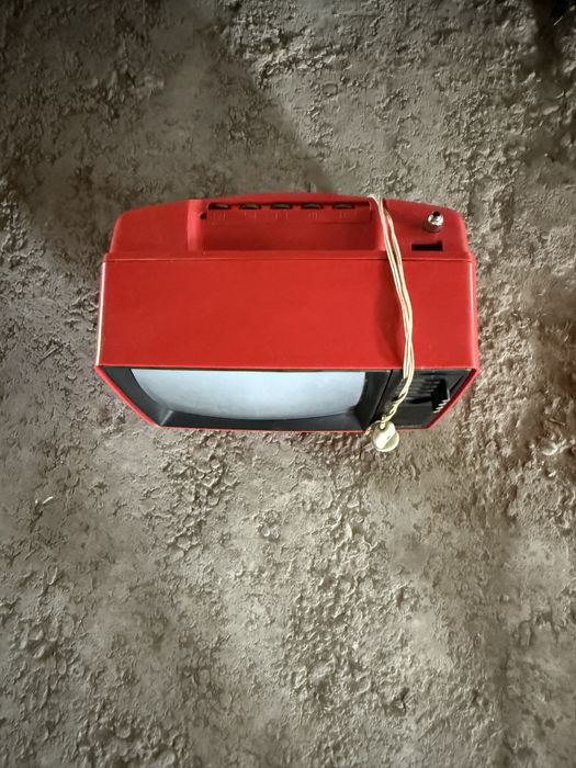 Zabytkowy Telewizor Junost 402 CRT / PRL