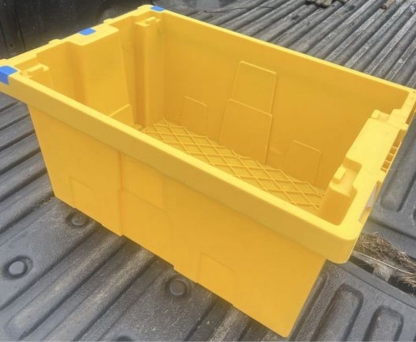 Skrzynki plastikowe magazynowe, pojemniki, regały