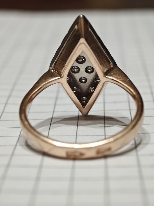 Золота каблучка, з діамантами 0.72 ct, 583 проба.