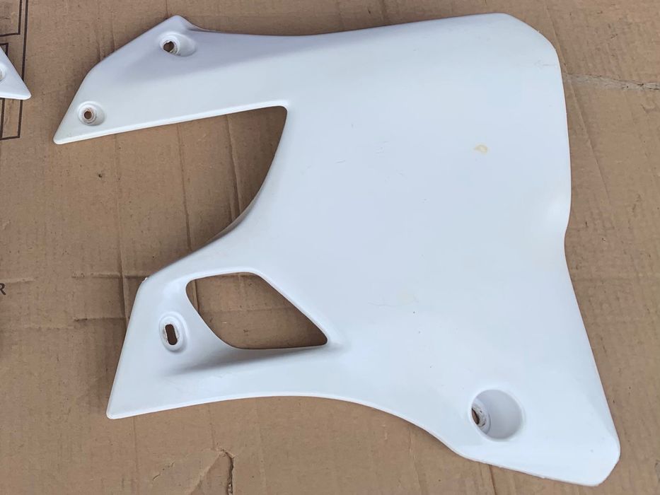 Tampas do depósito e Guarda lamas traseiro Yamaha YZ125 YZ250 96–01