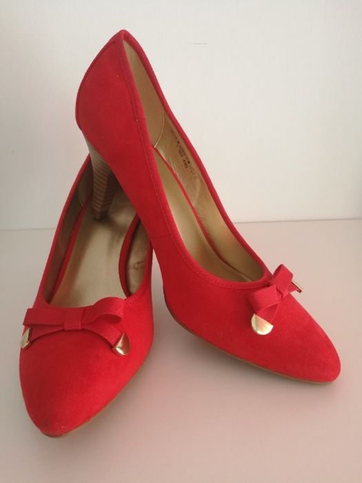czółenka typu "szpilki" czerwone