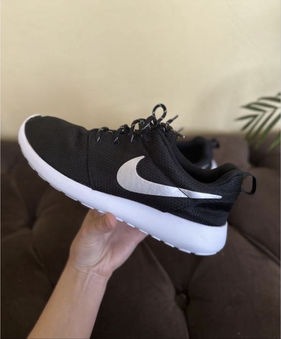 Кросівки Nike..