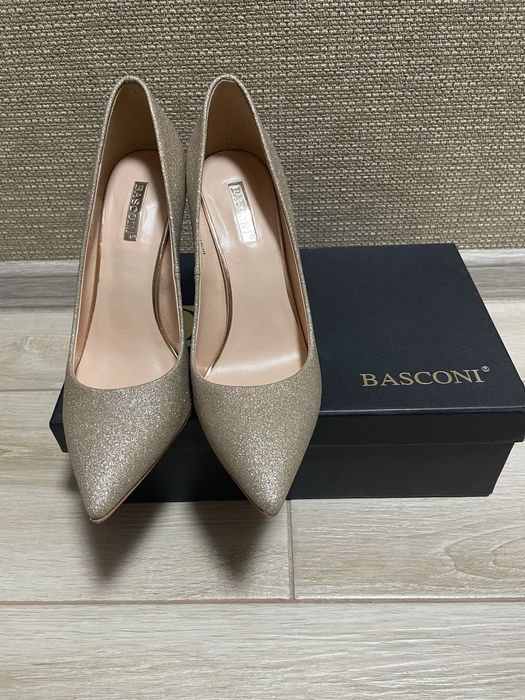 Продам кожаные туфли