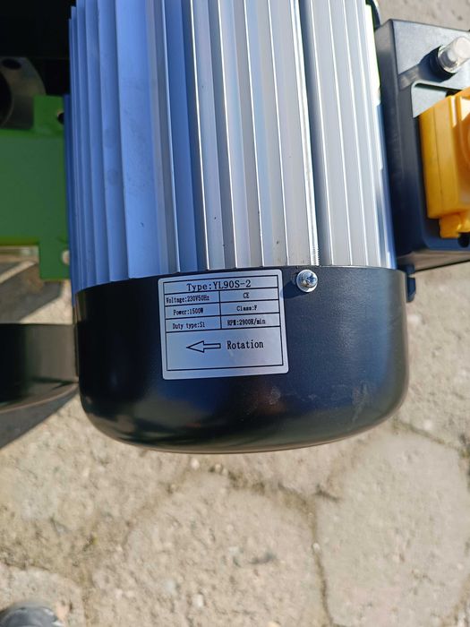 Łuparka kinetyczna do drewna 8 ton 4 m3 w ciągu godziny mocna i szybka