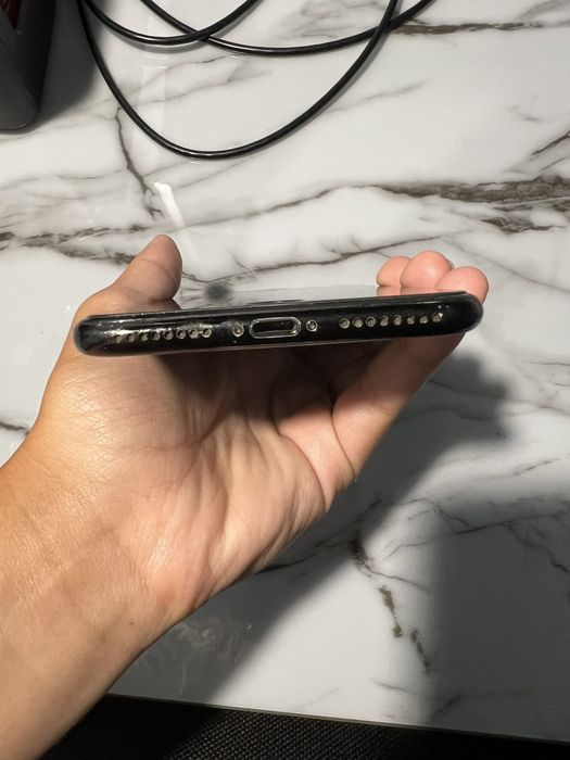 Продам iPhone 7+