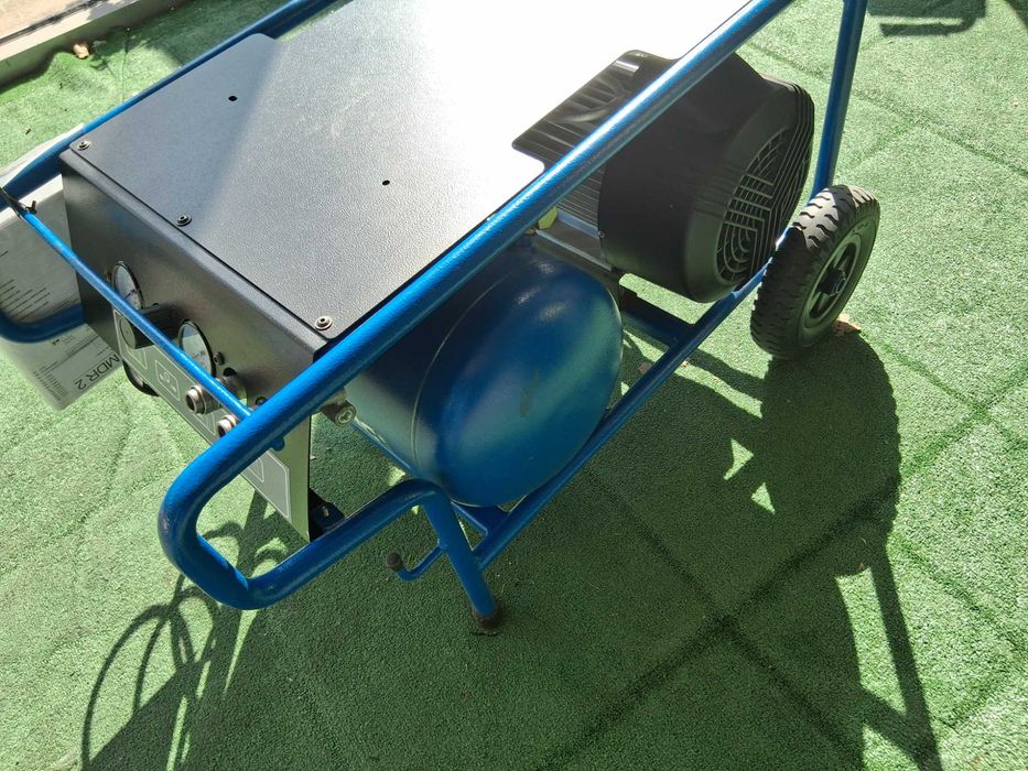 Kompresor olejowy 20l 10 Bar R-RAWL-C20-PRO