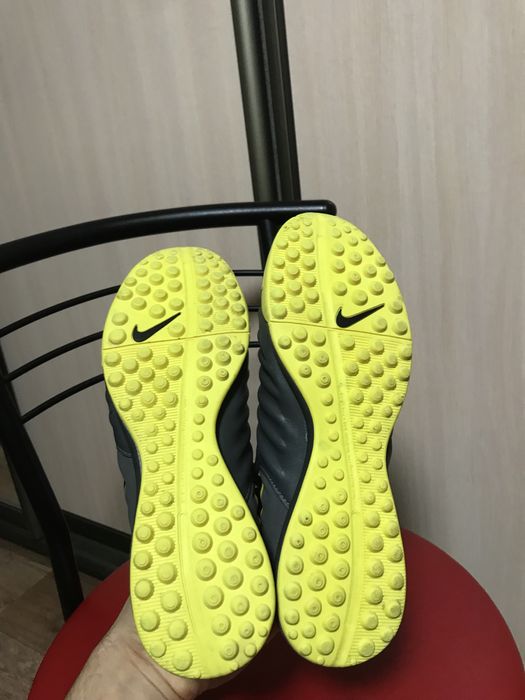 Сороконіжки nike tiempo legend-42-26,5 см