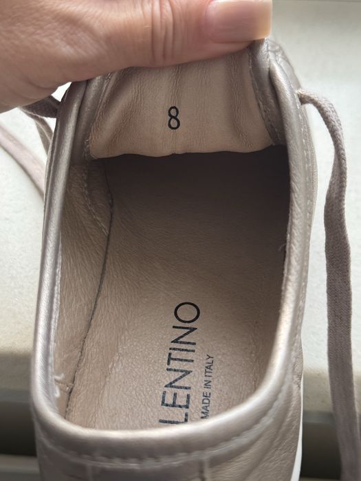 Жіночн взуття від бренду VALENTINO