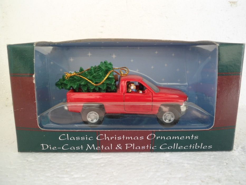 Maisto Christmas Cars 1:46 NEW