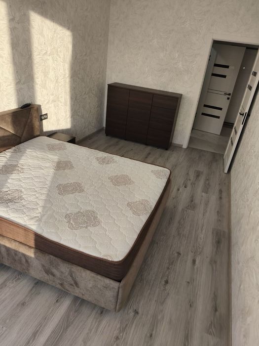 Здається 1 к квартира 42 кВ.м.