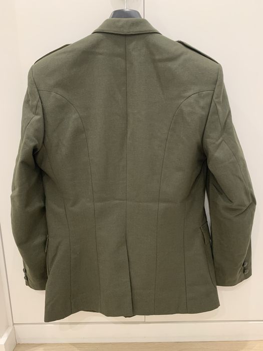 Casaco de fardamento militar