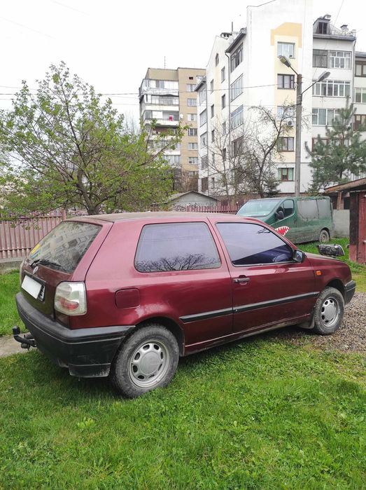 Volkswagen Golf 3 бензин 1,4