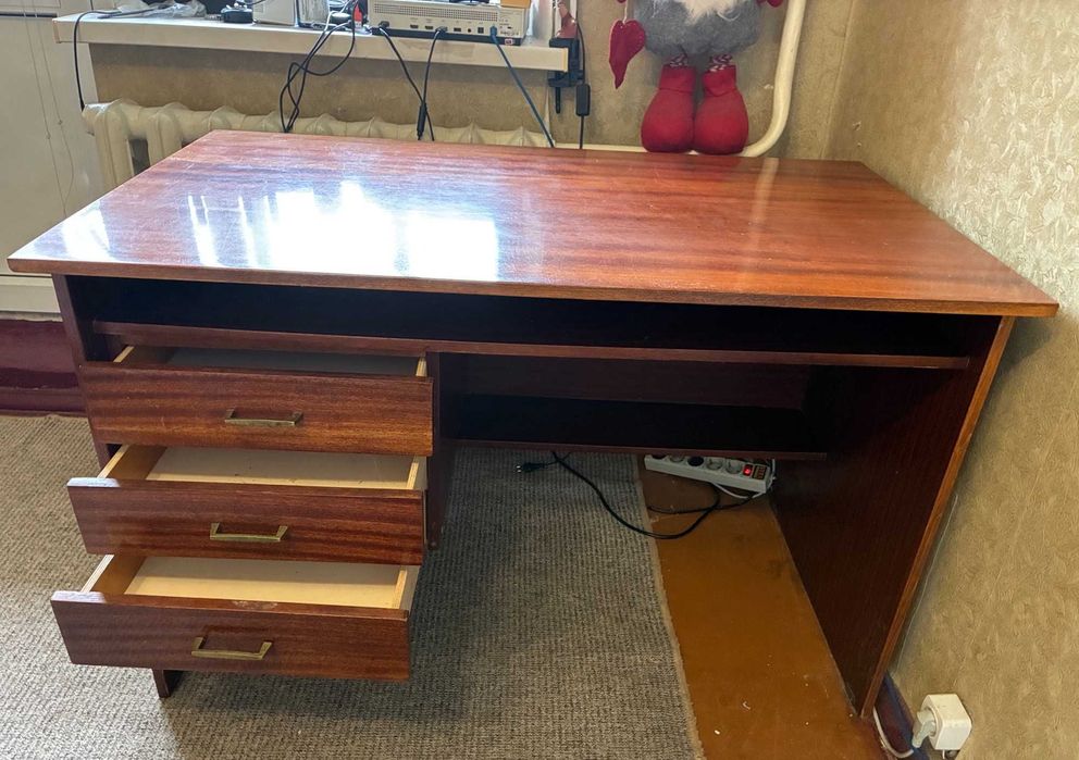 Письмовий стіл 115х65,5см