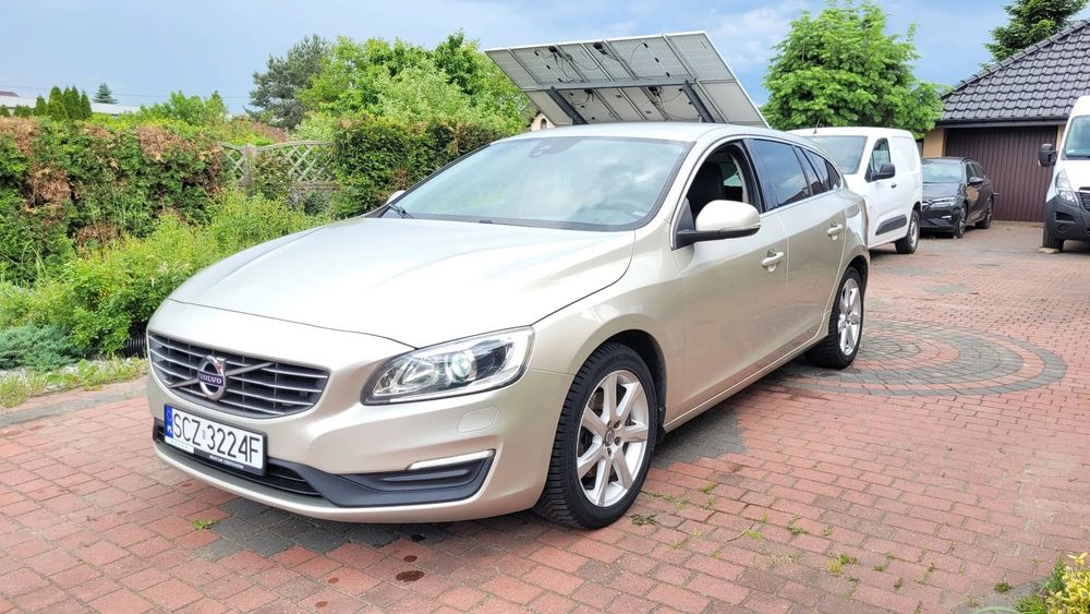 Volvo V60 Volvo V60 Salon Pl w jednych rękach od 6 lat