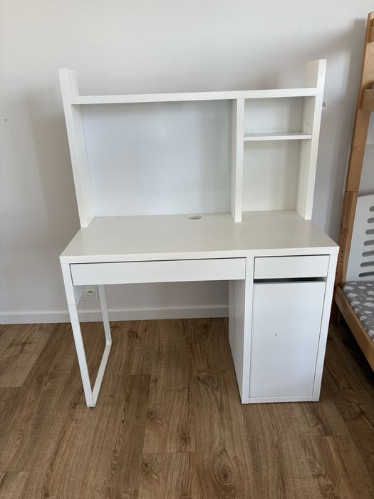 Biurko MICKE IKEA z nadstawką białe