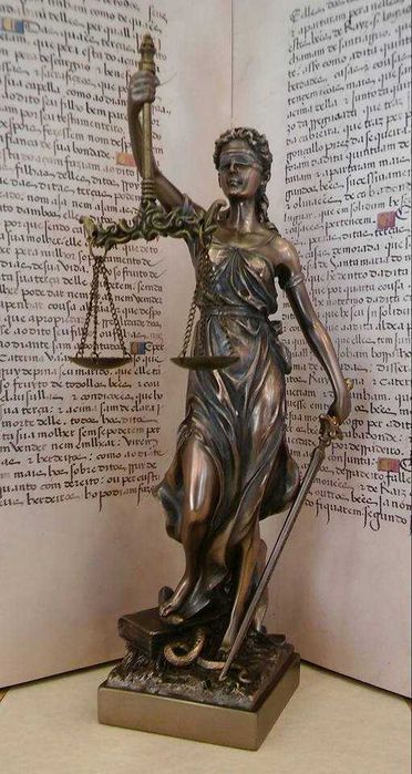 Estatueta Deusa da Justiça Themis 30cm