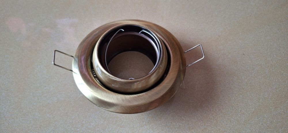 Oprawki Kanlux plus żarówki Led  GU 10