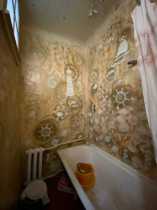 Продаётся двухкомнатная квартира по улице Соборности, ост. Театральная