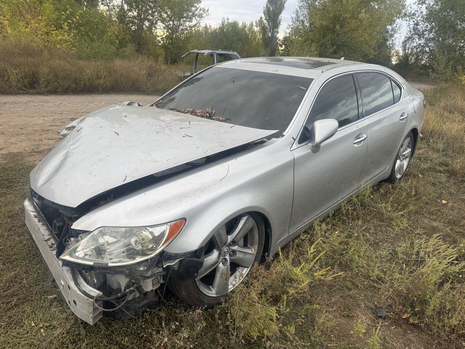 Двері ліві лексус лс Lexus Ls 460