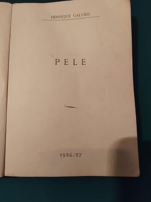 Livro “PELE” (1a edição)