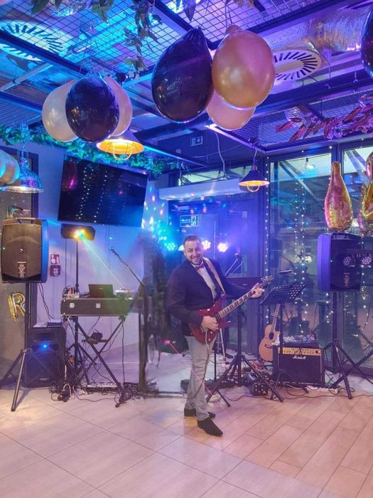 Dj, muzyk, oprawa muzyczna imprez.