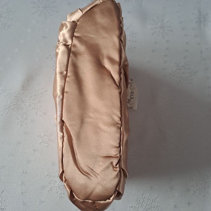 Nowa kosmetyczka marki Avon