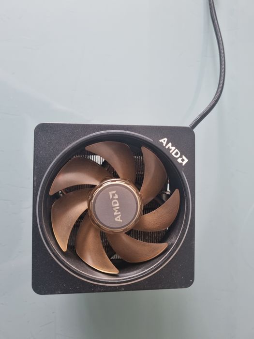 Cooler AMD Wraith Prism503271343544094722