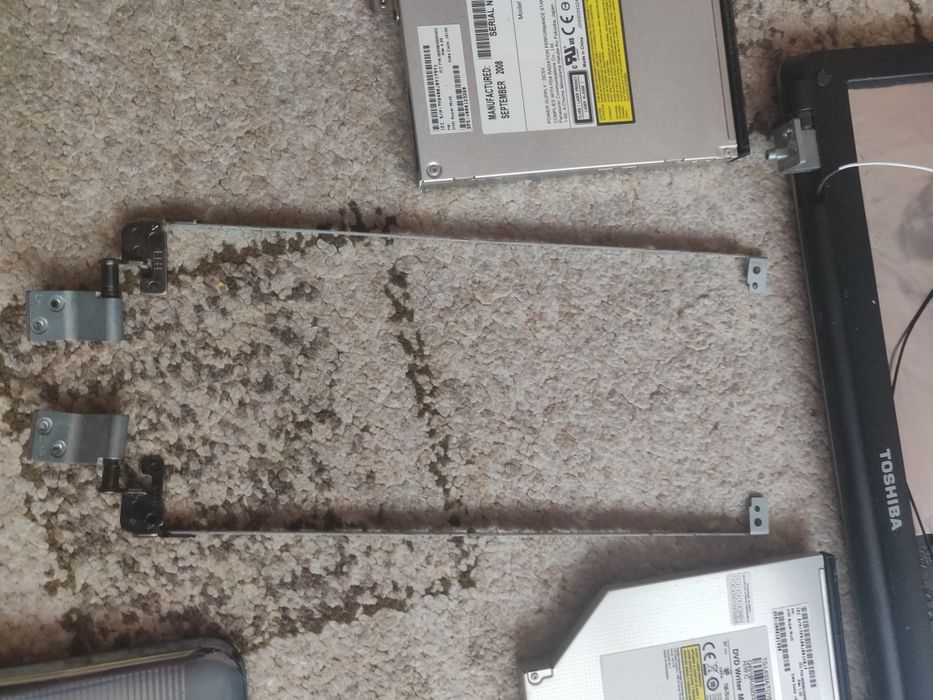 Toshiba a300, l300, części klapki, zawiasy, obudowy