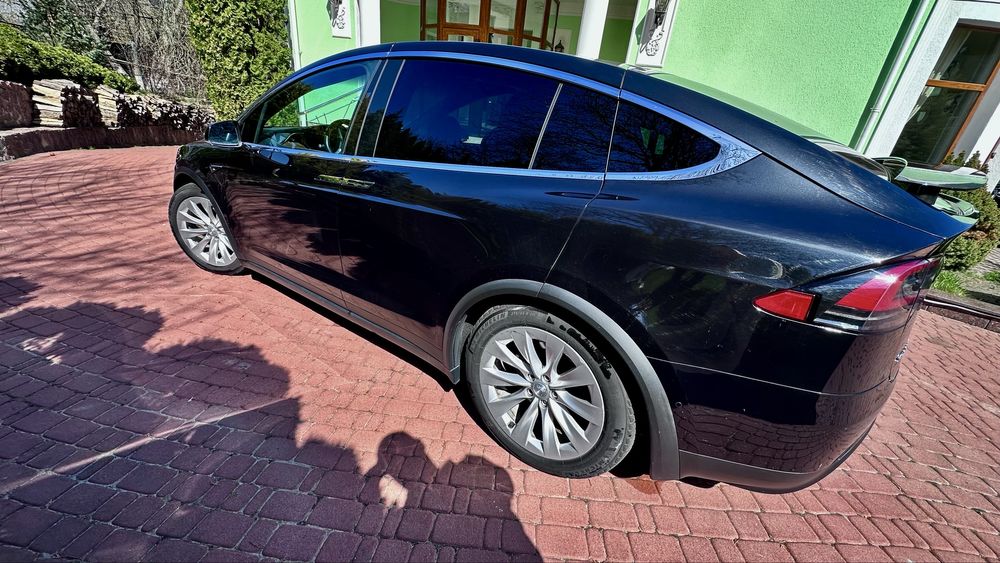 Tesla Model X 100d