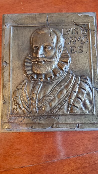 Placa Artística em Bronze   Luís de Camões  400 g  c. 1980