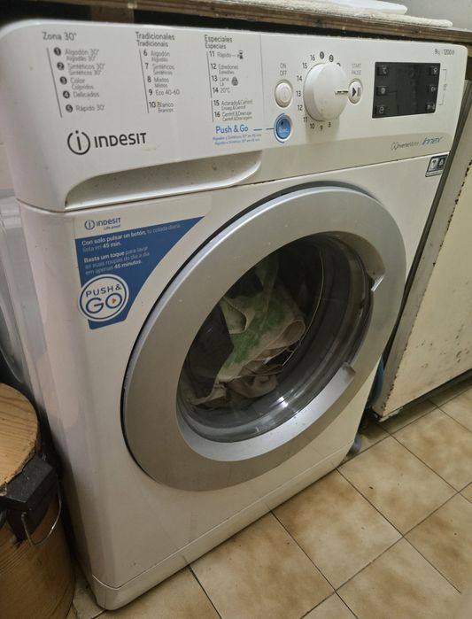 Máquina de lavar Indesit (9 kg)