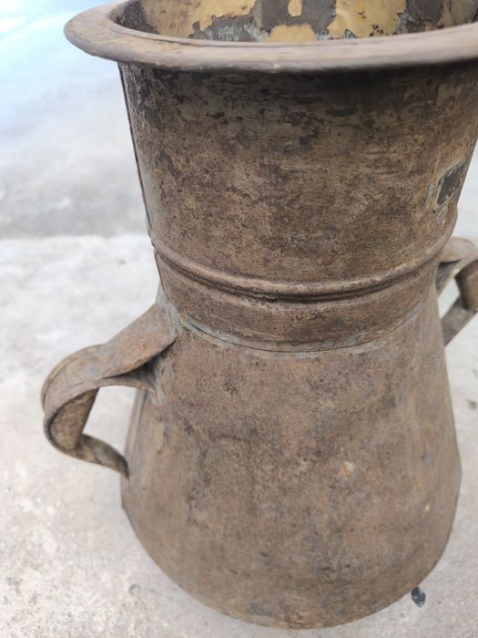 Cântaro antigo em bom estado