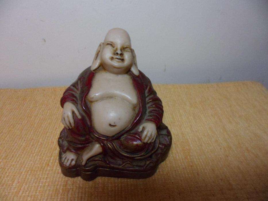 Budas em marfinite