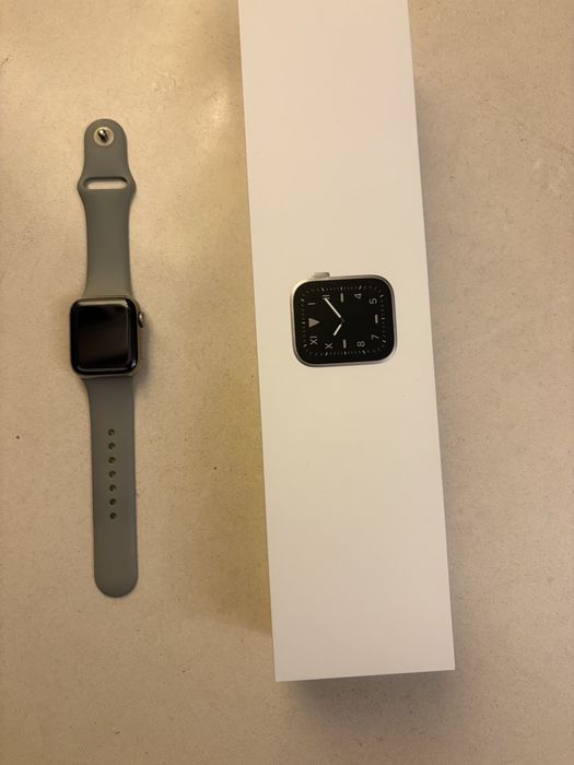 Apple Watch Series 5 GPS & Celular TITANIO 40mm Bracelete Desp cinza