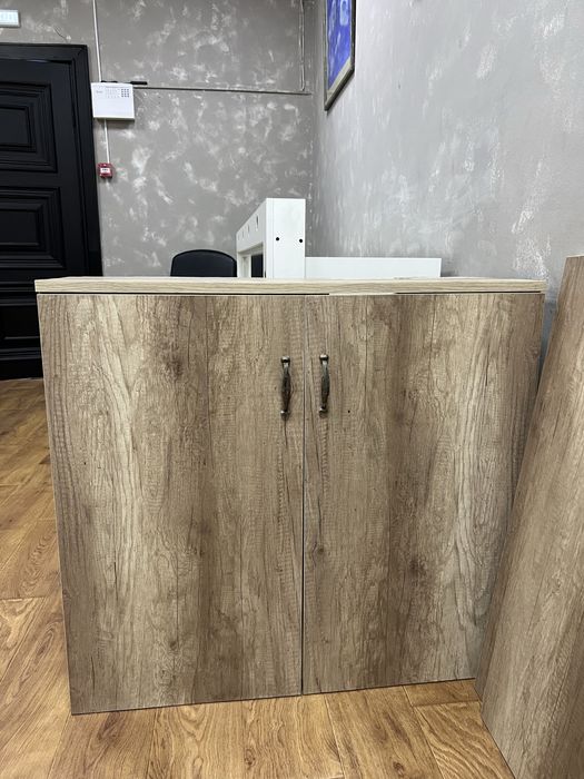 Колорбар (тумба з умивальником) + дві настінних полички