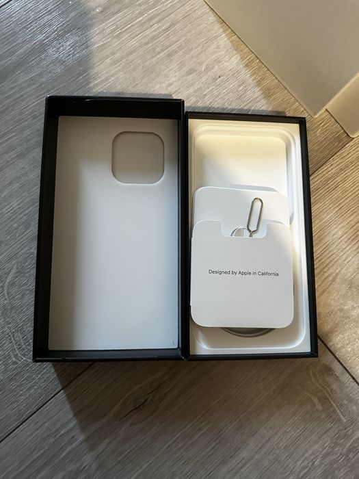 Pudelko do iphone 13 pro graphite