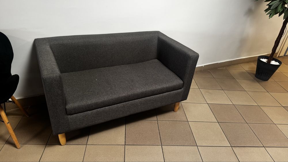 Sofa nierozkladana 105 cm szerokosc