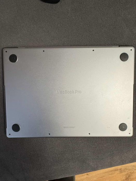 Macbook pro 14 m3 2023 (краще m1, m2, m3 air)