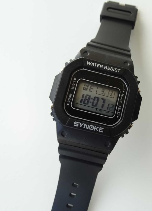 Zegarek elektroniczny męski Synoke sportowy stoper retro PRL WR50
