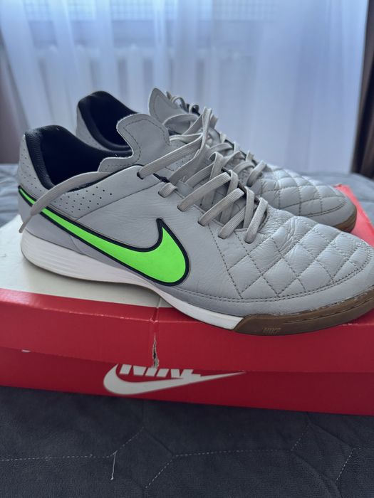 Nike Tiempo — футзальні кросівки (футзалки)