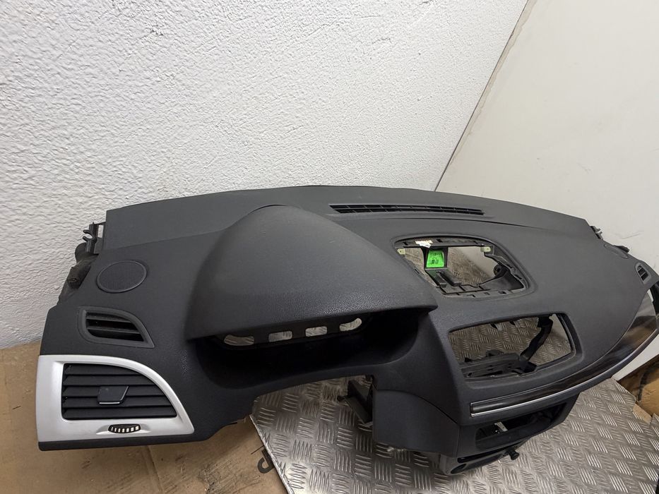 Kokpit konsola  deska rozdzielcza  europa renault megane  3