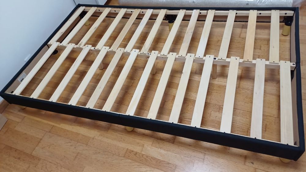 Cama de casal confortável