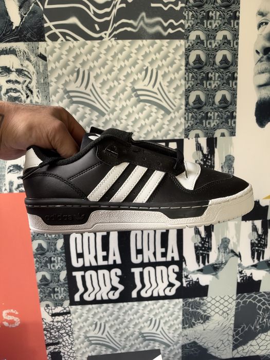 Кросівки 100% оригінал adidas rivalri low розміри!