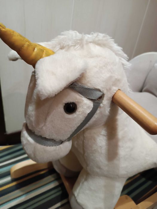 Cavalo baloiço Yoyo Rock como novo