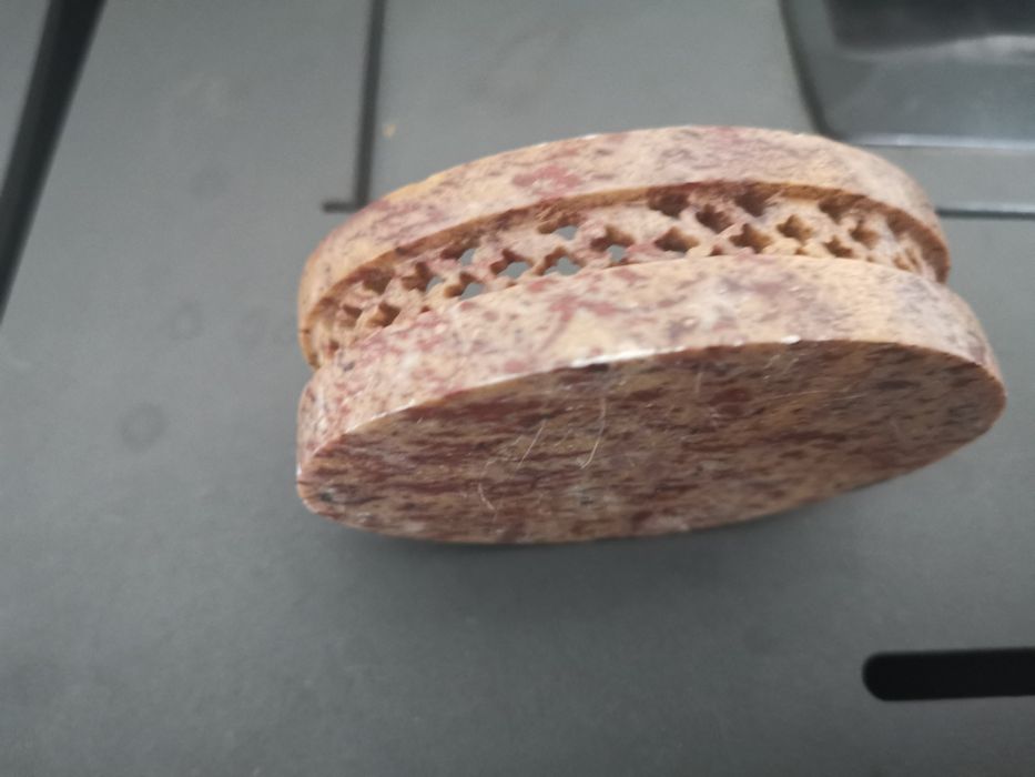 Caixinha trabalhada em pedra