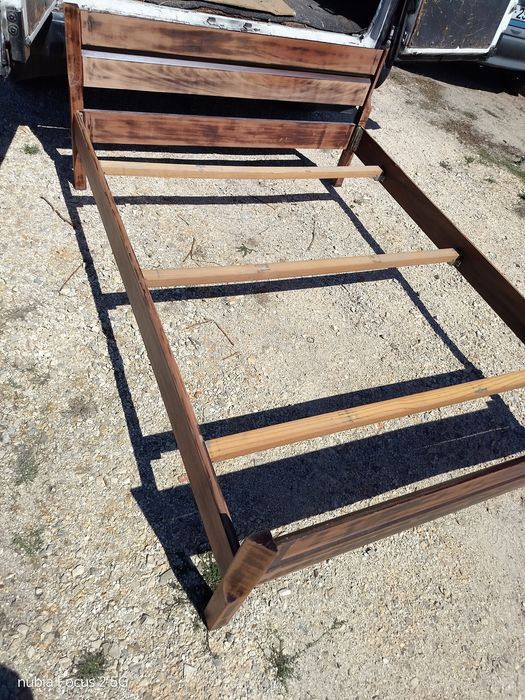 Cama de casal com estrado e colxao