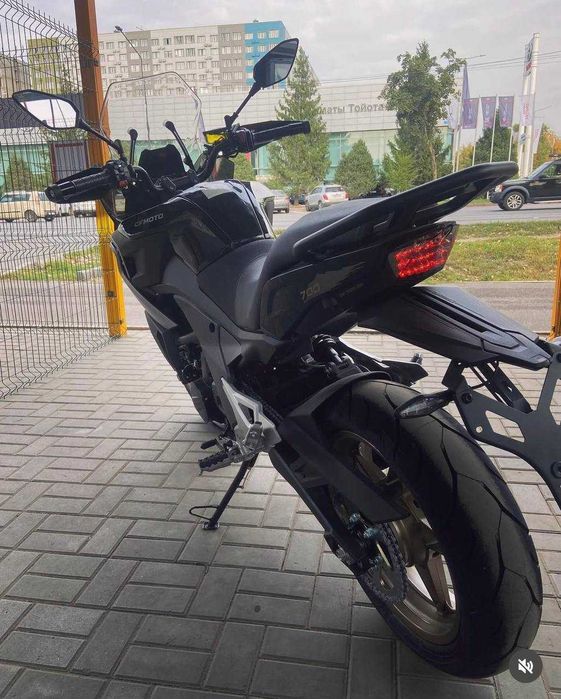 Мотоцикл CFMOTO 700MT