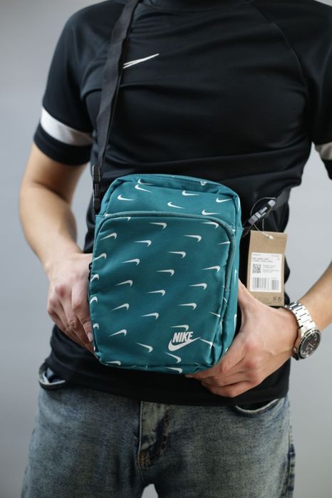 Сумка Nike Shoulder Bag – стиль у кожній деталі
